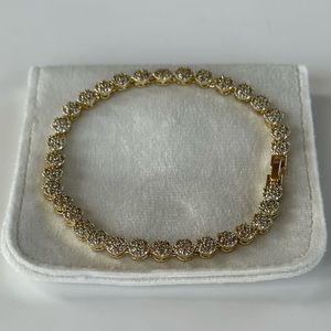 NWOT 14k Plated  Flower Cluster Tennis Bracelet